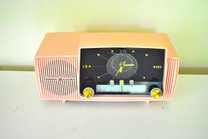 プリンセス ピンク ミッドセンチュリー 1957 ゼネラル エレクトリック モデル 913D 真空管 AM クロック ラジオ ビューティ サウンド ファンタスティック!