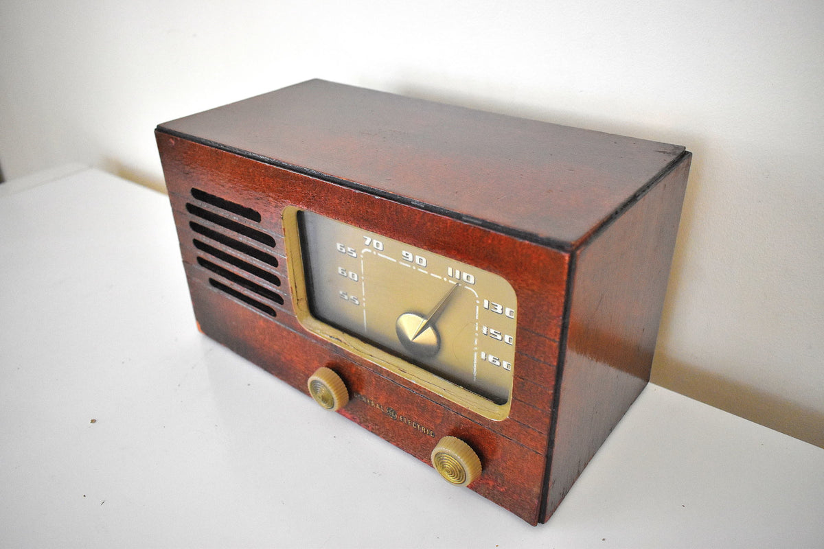 Cedarwood 1951 General Electric Model 430 Vacuum Tube AM Radio Excelle ...