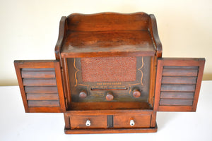 Rare Oddity Wood 1956 Guild Model 484 "Spice Chest" AM Vacuum Tube Radio Now I've Seen Everything!
