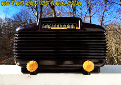 売れました！ - 2016 年 3 月 4 日 - 非常に希少なアールデコ ヴィンテージ レトロ工業時代 1950 クロムウェル モデル 1020 ベークライト チューブ ラジオが完全に復元されました。