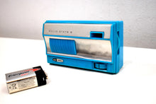 Charger l&#39;image dans la galerie, 1965 Sky Blue Vintage Portable Pocket ID IDEAL Solid State AM 6 Transistor Radio Needless to Say Rare!