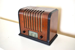 職人手作りの木製 1936 カデット モデル 76 真空管 AM ラジオ かわいい小さなウッディ!いいね！