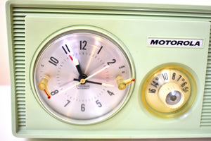 ライムグリーン 1959年モトローラモデル 5C14GW 真空管AMクロックラジオ 美しく希少なカラー！非常に良い状態！