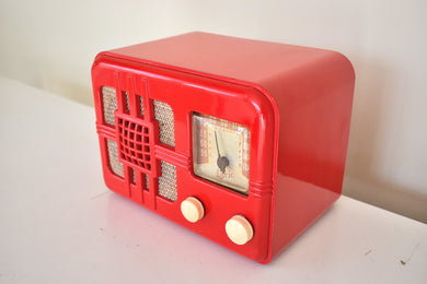 Gloss Red 1946 Lyric Model 546T AM Vacuum Tube Radio Stunning Looking and Works Great!
