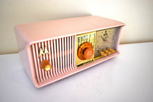 Charger l&#39;image dans la galerie, Marilyn Pink Mid Century 1957 Motorola Model 57CC2 Vacuum Tube AM Clock Radio Sounds Great! Looks Great!