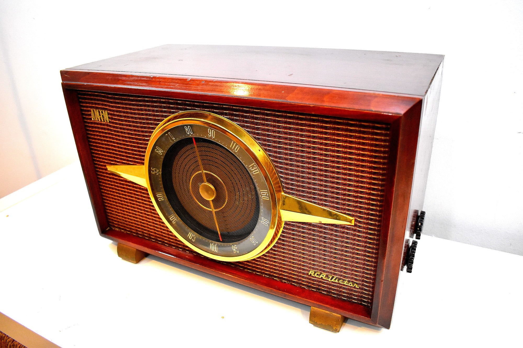 マホガニー ブラウンウッド ミッドセンチュリー 1954 RCA Victor Model 6-RF-8 The Livingston AM FM  真空管ラジオ ビッグダディのサウンドとサイズ！