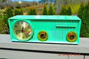 SOLD! - Sept 4, 2014 - BEAUTIFUL SEA GREEN Retro Jetsons 1957 Mororola 57CS Tube AM Clock Radio WORKS!