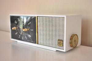 Bluetooth Ready To Go - Alpine White 1954 Motorola Model 53C7 AM Clock Radio Excellent Condition Works Great!