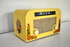 Sunflower Yellow Country Cottage 1940 Motorola 55x15 Tube AM Radio Original Factory Decals Such A Quaint Design!