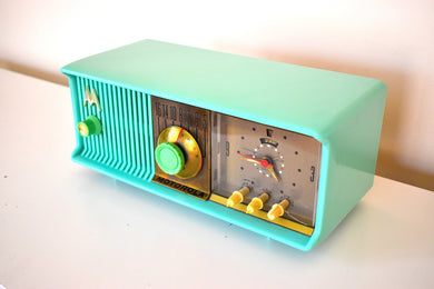 Sea Green 1957 Motorola Model 56CC Vacuum Tube AM Clock Radio Rare Beautiful Color Sounds Fantastic!