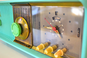 Sea Green 1957 Motorola Model 56CC Vacuum Tube AM Clock Radio Rare Beautiful Color Sounds Fantastic!