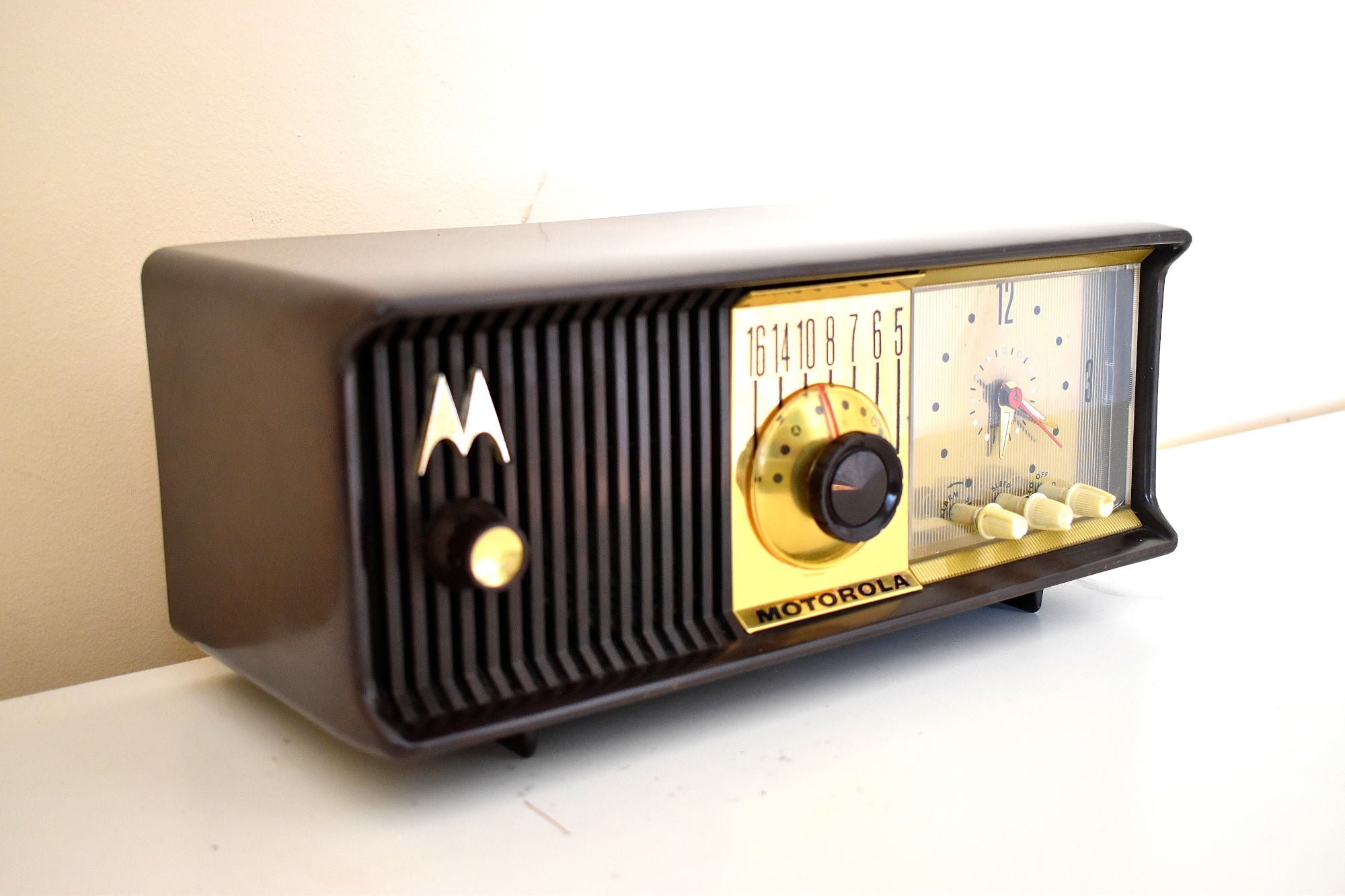 Chocolate Brown Mid Century 1956 Motorola Model 56CD Vacuum Tube AM Cl ...
