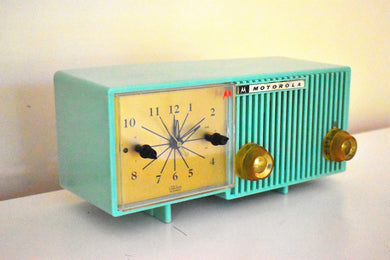 Beautiful Sea Green Retro 1956 Motorola Model 56CS4A Vacuum Tube AM Clock Radio Rare Excellent Condition Sounds Great!