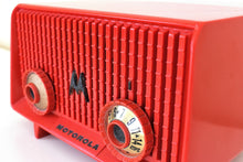 Charger l&#39;image dans la galerie, Fiery Red Motorola Model 56R AM Vacuum Tube Radio Loud and Clear Sounding Cute Little Devil!