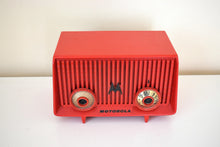 Charger l&#39;image dans la galerie, Fiery Red Motorola Model 56R AM Vacuum Tube Radio Loud and Clear Sounding Cute Little Devil!