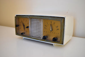 Ivory White Mid Century 1952 Motorola Model 62C2A Vacuum Tube AM Clock Radio Sounds Great! Early Mid Century Design!