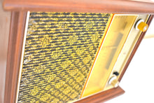 Load image into Gallery viewer, Royal Oak 1968 Motorola Model TT23FS Solid State Transistor AM FM  Radio Sounds Great! Little Kitchen Screamer!