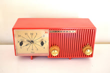 Charger l&#39;image dans la galerie, Cardinal Red 1955 Motorola Model 56CS3A AM Vacuum Tube Radio Superb Sounding Red Hot Looking!