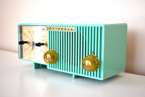 美しいシーグリーン レトロ 1956 モトローラ モデル 56CS4A 真空管 AM クロック ラジオ 希少な素晴らしい状態のサウンド!