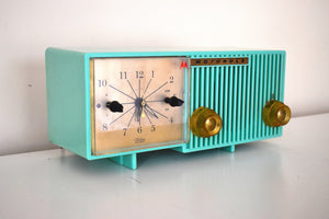 Beautiful Sea Green Retro 1956 Motorola Model 56CS4A Vacuum Tube AM Clock Radio Rare Excellent Condition Sounds Great!