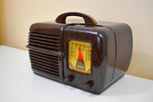 Charger l&#39;image dans la galerie, Mocha Brown Bakelite 1941 Motorola Model 56X1 Vacuum Tube AM Radio Sounds Great!