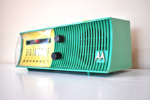 画像をギャラリービューアに読み込む, Sea Green 1957 Motorola Model 57H AM 真空管ラジオ レアモデル 大音量でクリアなサウンド！