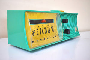 Sea Green 1957 Motorola Model 57H AM Vacuum Tube Radio Rare Model Loud and Clear Sounding!