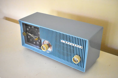 Bonnet Blue 1957 Motorola Model 5C13B Vacuum Tube AM Clock Radio Looks and Sounds Great! Rare Color!