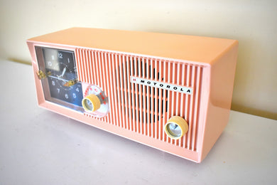 Blossom Pink 1959 Motorola Model 5C13P Vacuum Tube AM Clock Radio Excellent Condition and Sounds Fire!