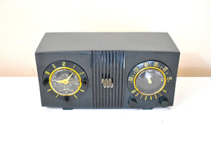 Forest Green 1951 Motorola Model 5C3 AM Vacuum Tube Radio Sounds Great! Excellent Condition!