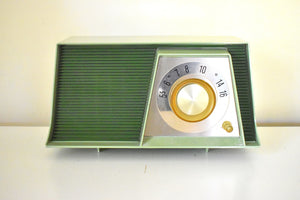 Avocado Green Mid Century 1962 Motorola Model A17G3 Vacuum Tube AM Radio Cool Model Rare Color!
