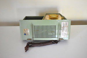 Avocado Green Mid Century 1962 Motorola Model A17G3 Vacuum Tube AM Radio Cool Model Rare Color!