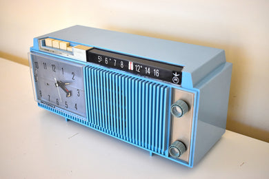 Tuxedo Blue 1963 Motorola Model C12B Vacuum Tube AM Clock Radio Looks and Sounds Fabulous Excellent Condition!