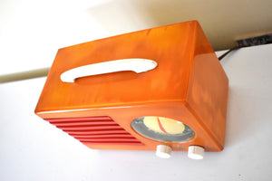 Butterscotch Orange Catalin Emerson Model FC-400 "The Aristocrat” Vacuum Tube AM Radio Sounds Great!