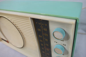 オーシャンブリーズ ターコイズ＆ホワイト 1963 オリンピックモデル AFM-20 真空管 AM FM ラジオのサウンドは天国のようです。