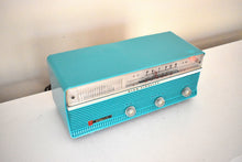 Charger l&#39;image dans la galerie, Seafoam Green 1963 Olympic Model AFM-16 Vacuum Tube AM FM Radio Beauty and Sounds Great!