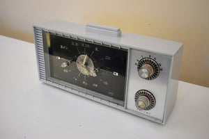 レイス シルバー ミッドセンチュリー レトロ 1957 オリンピック モデル ? AM真空管時計ラジオの音がすごい超レアなネオン光る時計！