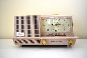 ダスティ ピンク 1958 ゼネラル エレクトリック モデル C421A 真空管 AM クロック ラジオ ニアミント!