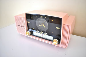 プリンセス ピンク ミッドセンチュリー 1959 ゼネラル エレクトリック モデル 913D 真空管 AM クロック ラジオ ビューティー サウンド 素晴らしい人気モデル！
