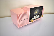 Charger l&#39;image dans la galerie, Princess Pink Mid Century 1959 General Electric Model 913D Vacuum Tube AM Clock Radio Beauty Sounds Fantastic Popular Model!