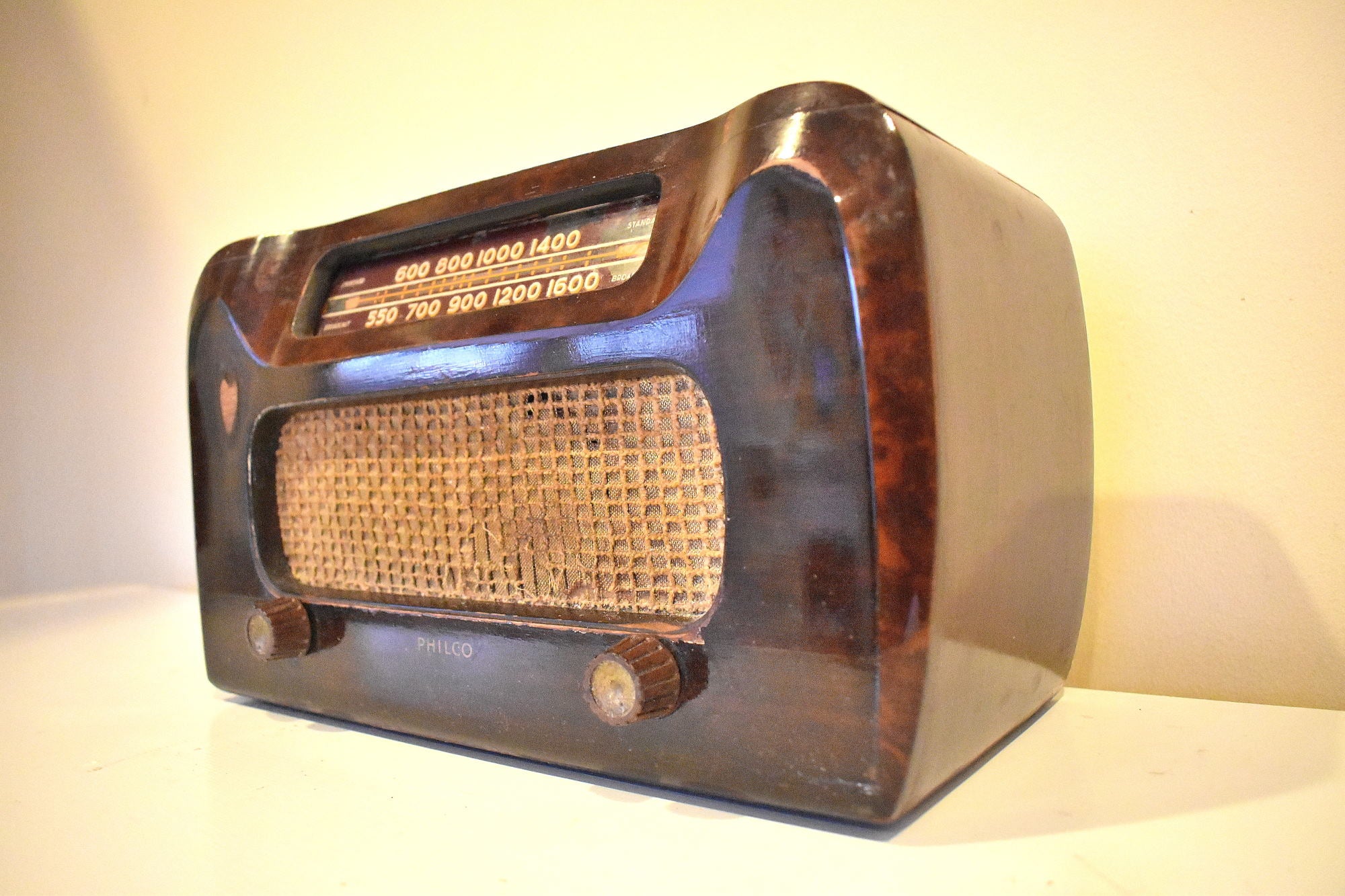 Artisan Handcrafted Original Wood Philco 1946 Model 46-421 Vacuum Tube AM Radio Solid Construction and Sounds Great!