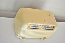 Charger l&#39;image dans la galerie, Ivory Bakelite Vintage 1948 Philco Model 48-250 AM Vacuum Tube Radio Art Deco Looker and Player!