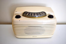 Charger l&#39;image dans la galerie, Ivory Bakelite Vintage 1948 Philco Model 48-460 AM Radio Loud as a Hippo!