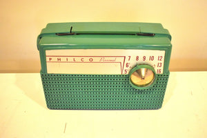 Camper Green 1956 Philco D-661 AM ポータブル真空管ラジオのサウンドは素晴らしいです。非常に良い状態！