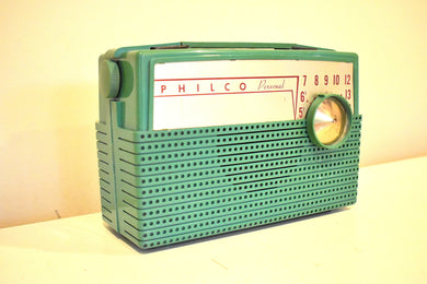 Camper Green 1956 Philco D-661 AM ポータブル真空管ラジオのサウンドは素晴らしいです。非常に良い状態！