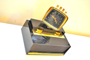 The Future is Here! - 1958 Philco Predicta Model H765-124 Tube AM Clock Radio Awesome~