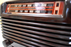 Lustrous Brown Bakelite Vintage 1941 Philco Model PT-2 AM Radio Dandy Looking and Sounding!