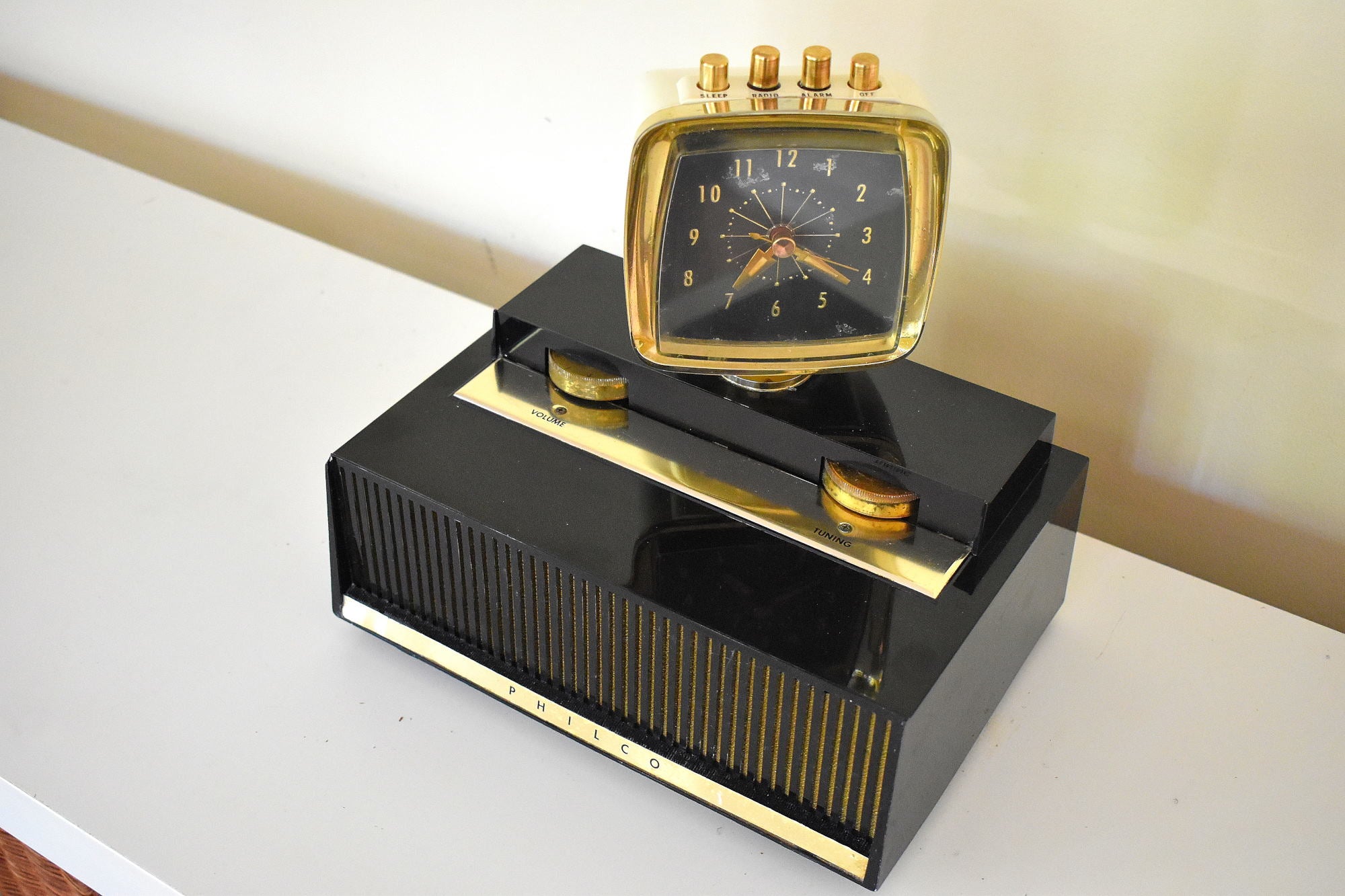 Ivory Plan 9 Philco 1959 Predicta Model H765-124 Tube AM Clock