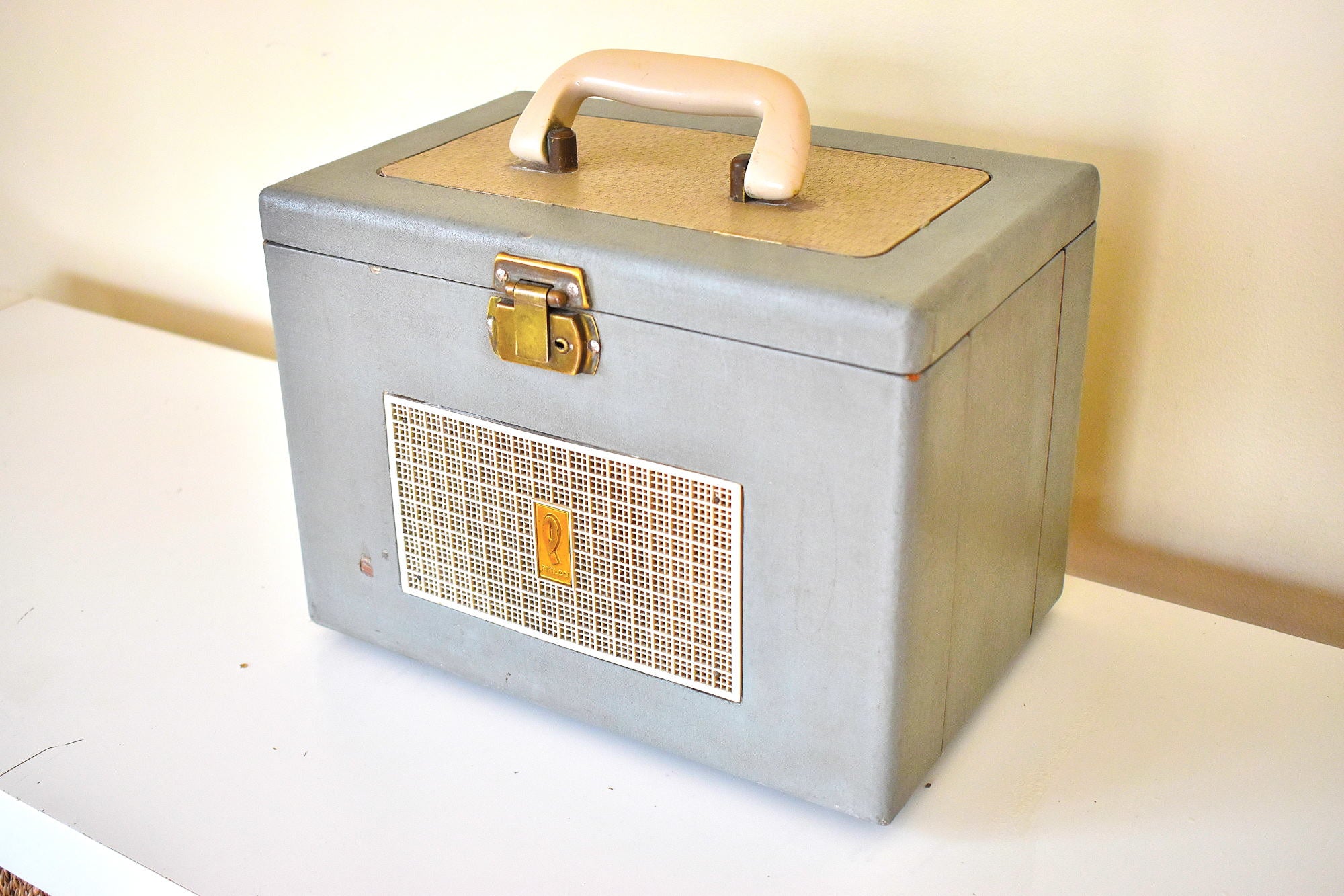 Star Frost Mid Century 1955 Philco Model D-665-126 Vacuum Tube AM Valise Lunch Box Radio!