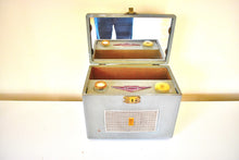 Load image into Gallery viewer, Star Frost Mid Century 1955 Philco Model D-665-126 Vacuum Tube AM Valise Lunch Box Radio!